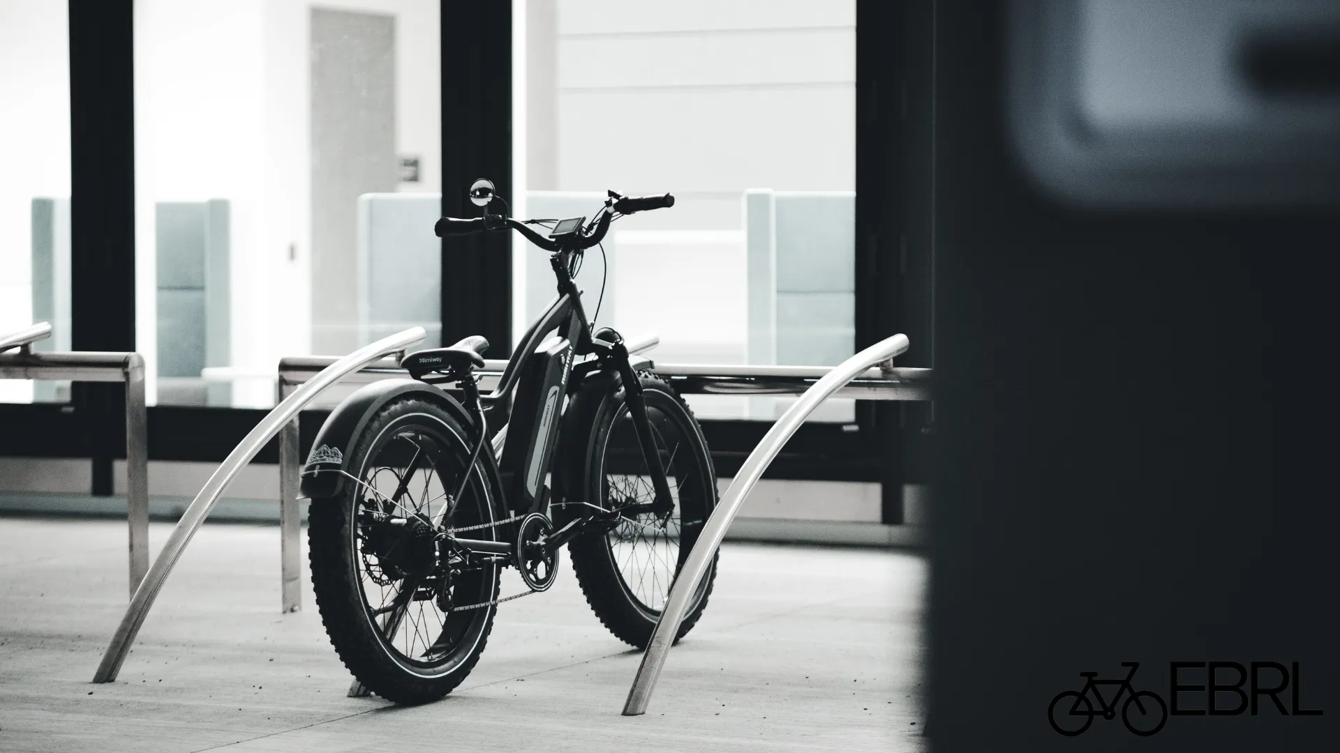 E-bike routed along a legal parallel road instead of a freeway